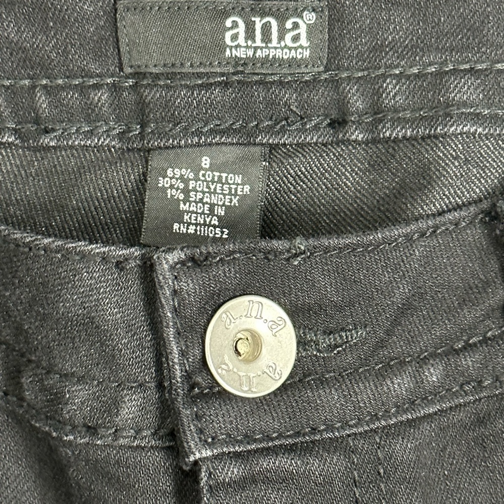 Women's a.n.a New Approach 8 Medium Denim Shorts Jeans Jean Black Stretch Short - Picture 6 of 7